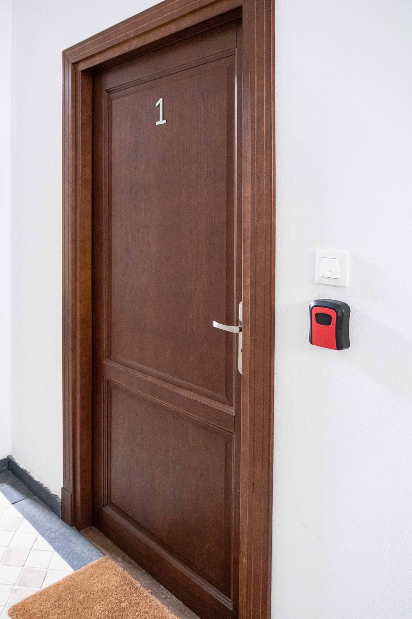 Old Town Zamkowa Vis A Vis Wawelu Apartment Krakow Ngoại thất bức ảnh
