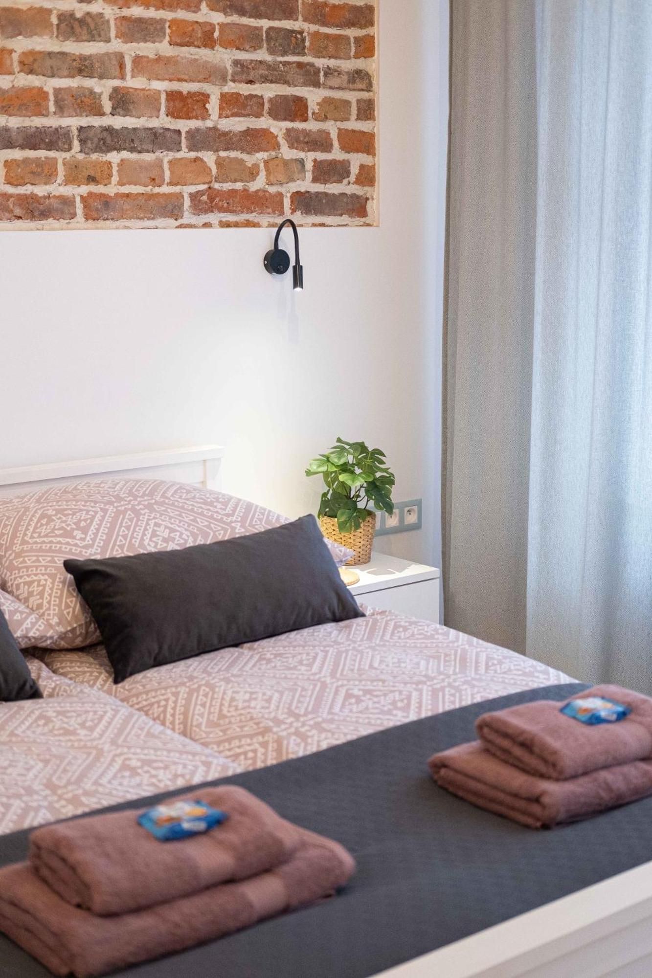 Old Town Zamkowa Vis A Vis Wawelu Apartment Krakow Ngoại thất bức ảnh